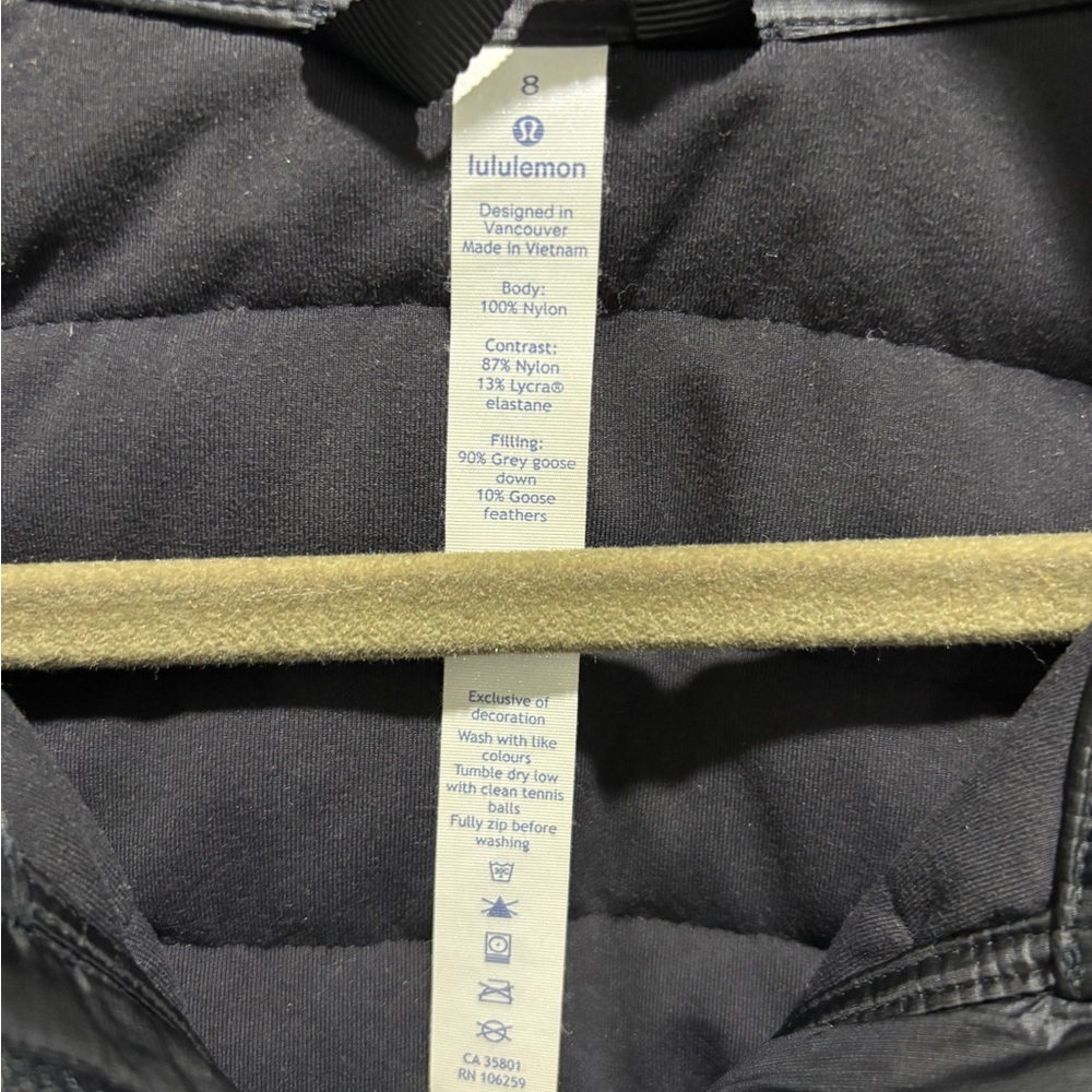 LULULEMON Down for a Run Black Puffer Jacket - Picture 5 of 8